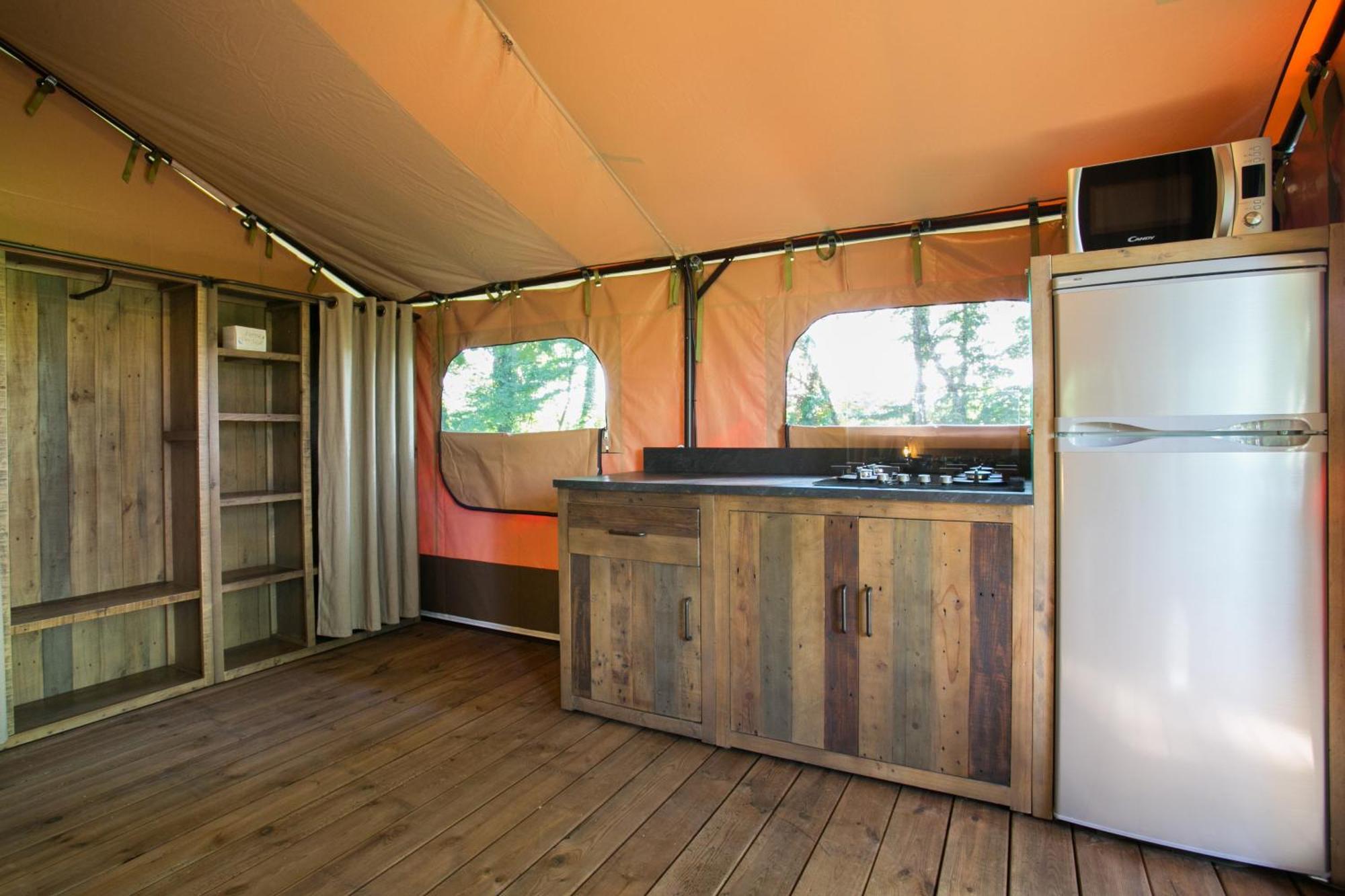 Camping La Ferme De Perdigat Limeuil Exterior foto