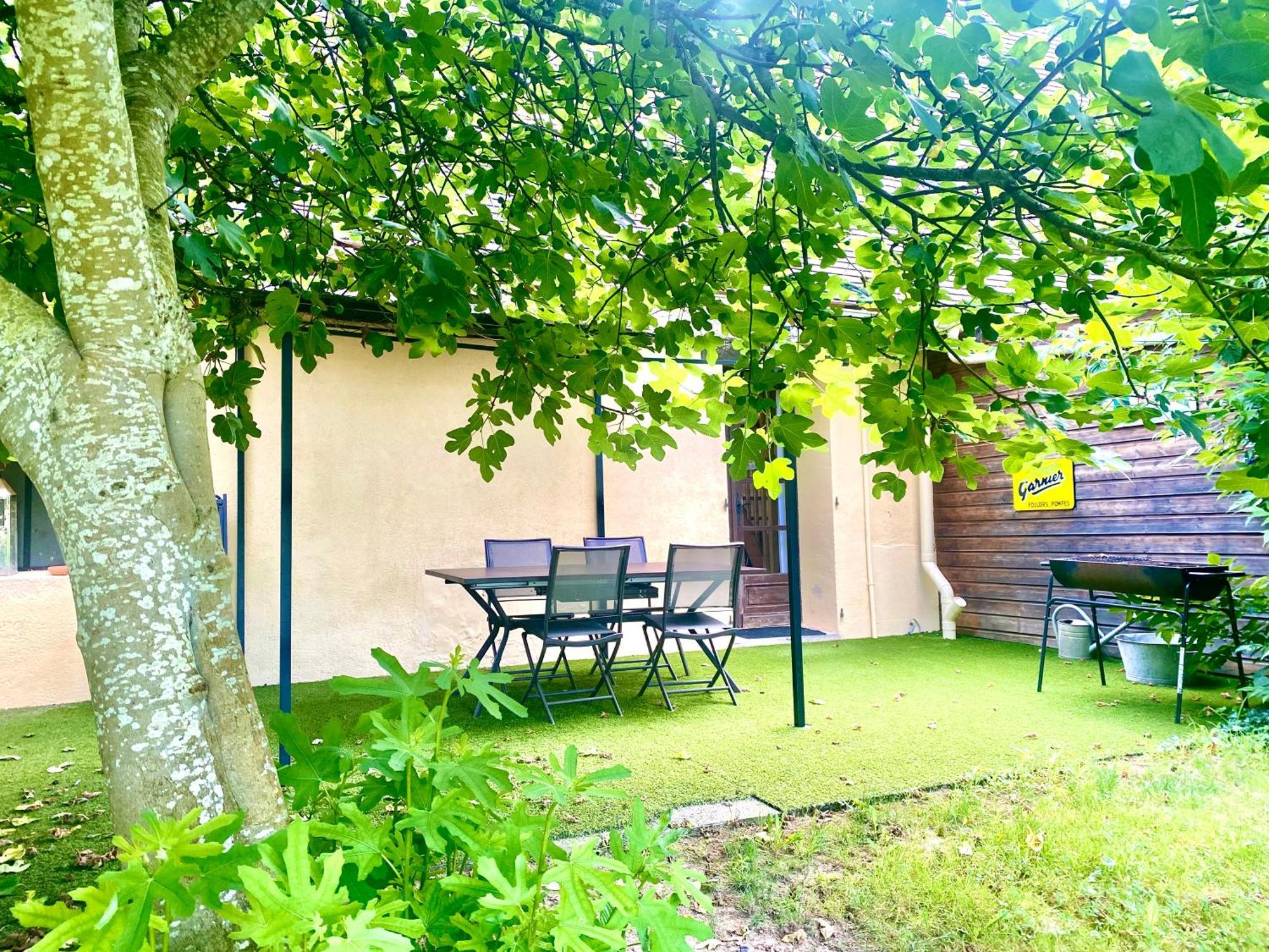 Camping La Ferme De Perdigat Limeuil Exterior foto